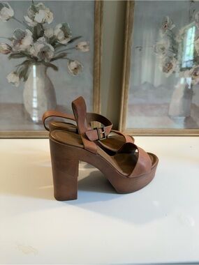 Gianni Bini Tan Brown Platform Slingback Sandals
